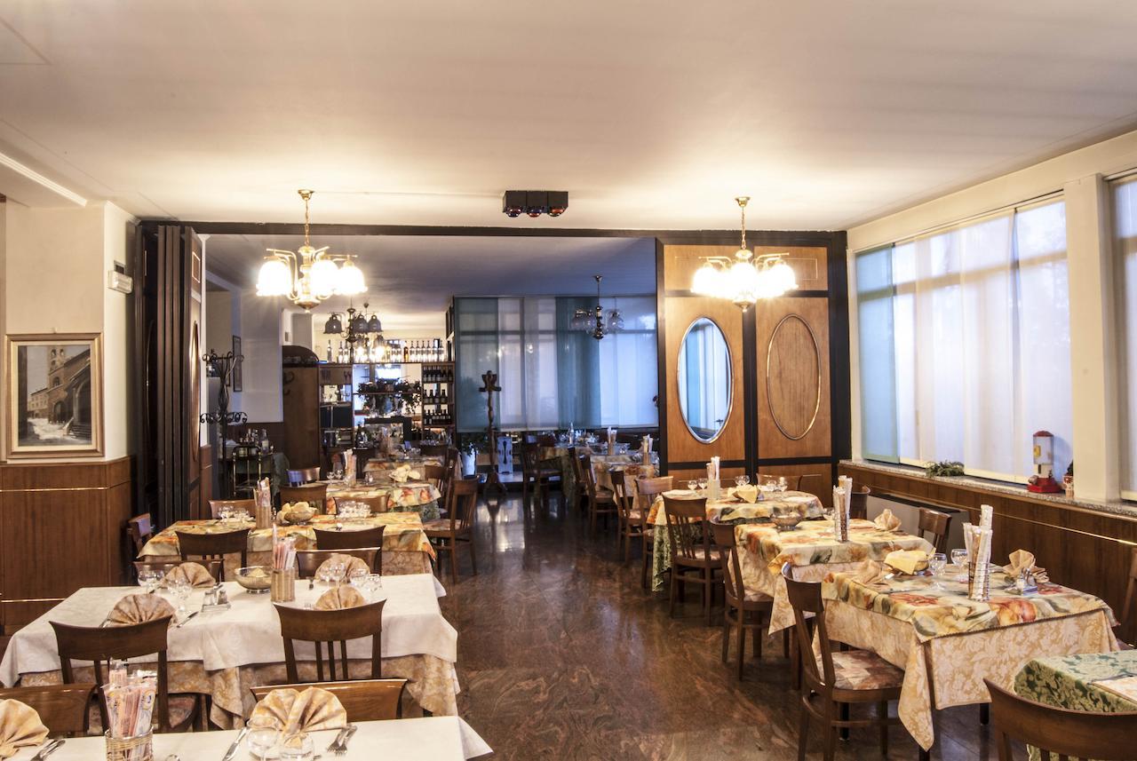 Ristorante Albergo Da Giovanni Carvico Exterior foto